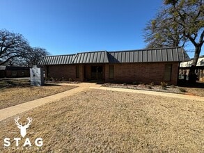 1720 Westminster St, Denton, TX à louer Photo de l’immeuble– Image 1 sur 9