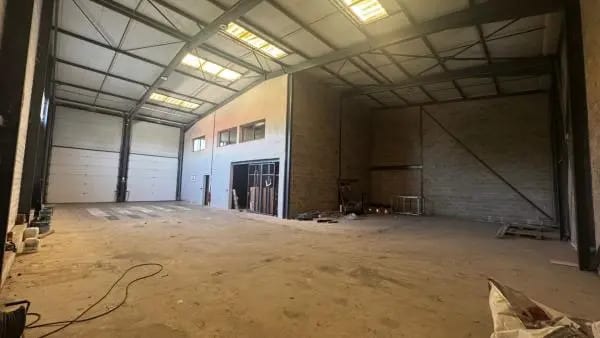 Plus de détails pour Industriel/Logistique à louer
