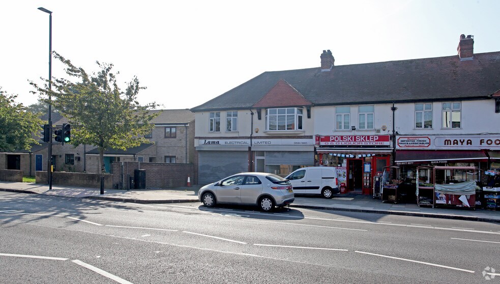 358-360 Staines Rd, Hounslow à louer - Photo de l’immeuble – Image 2 sur 8