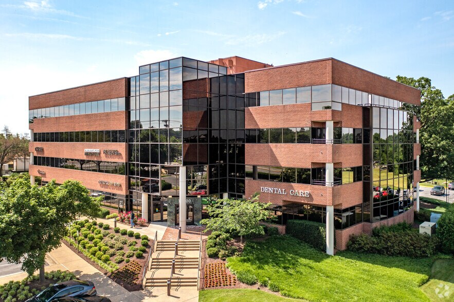 12800 Middlebrook Rd, Germantown, MD à louer - Photo de l’immeuble – Image 2 sur 6