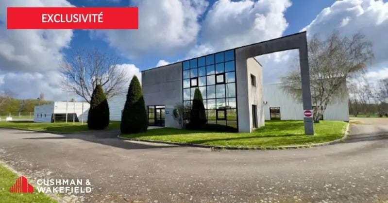 Local d'activités dans Miniac-Morvan à vendre - Photo de l’immeuble – Image 1 sur 13