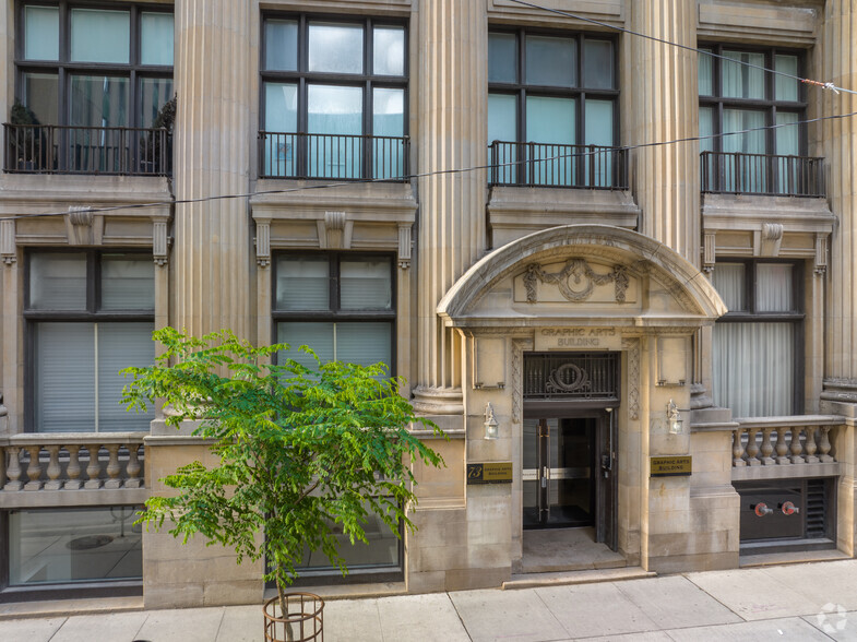 73 Richmond St W, Toronto, ON à vendre - Photo de l’immeuble – Image 3 sur 3