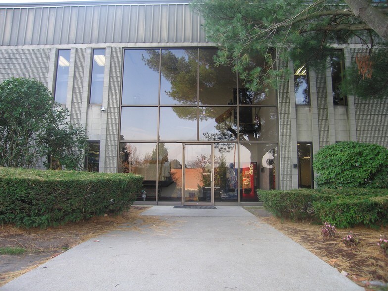 120-122 Shawmut Rd, Canton, MA à louer - Photo de l’immeuble – Image 2 sur 3
