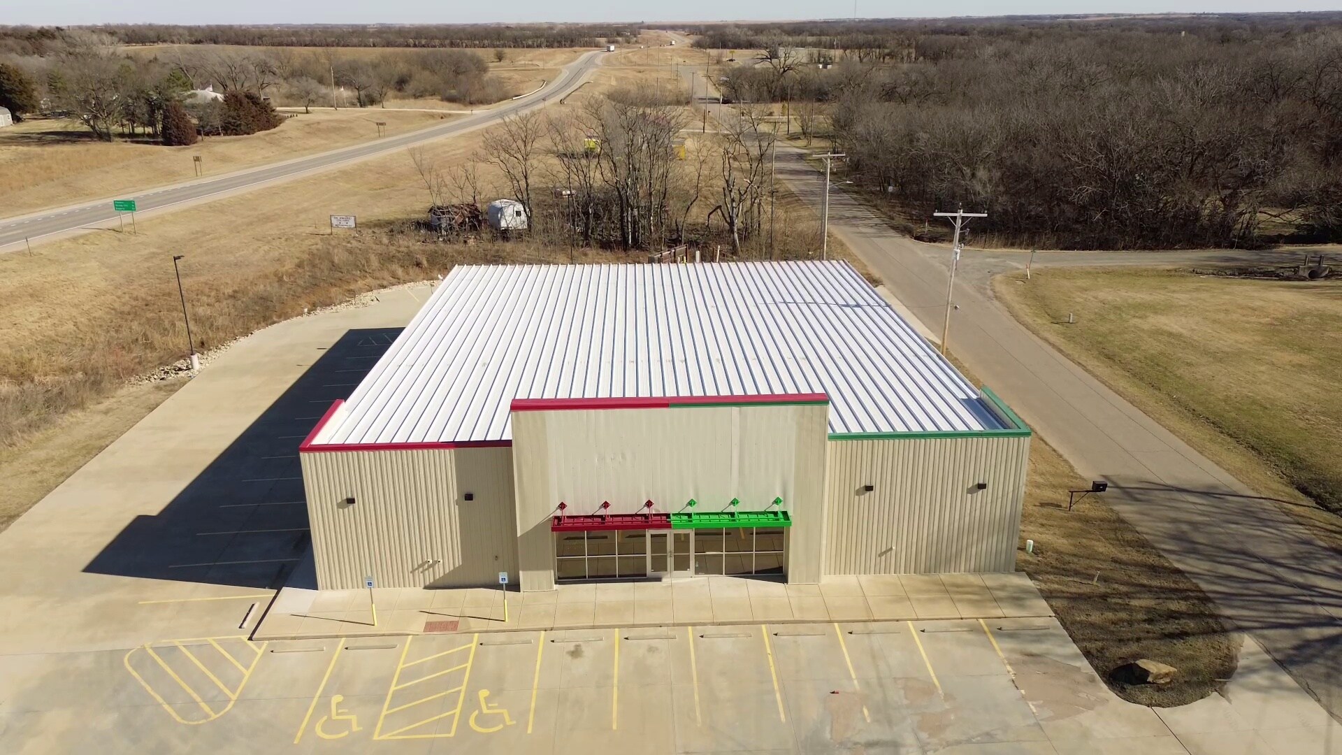 309 E 9th St, Peabody, KS à vendre Photo principale– Image 1 sur 18