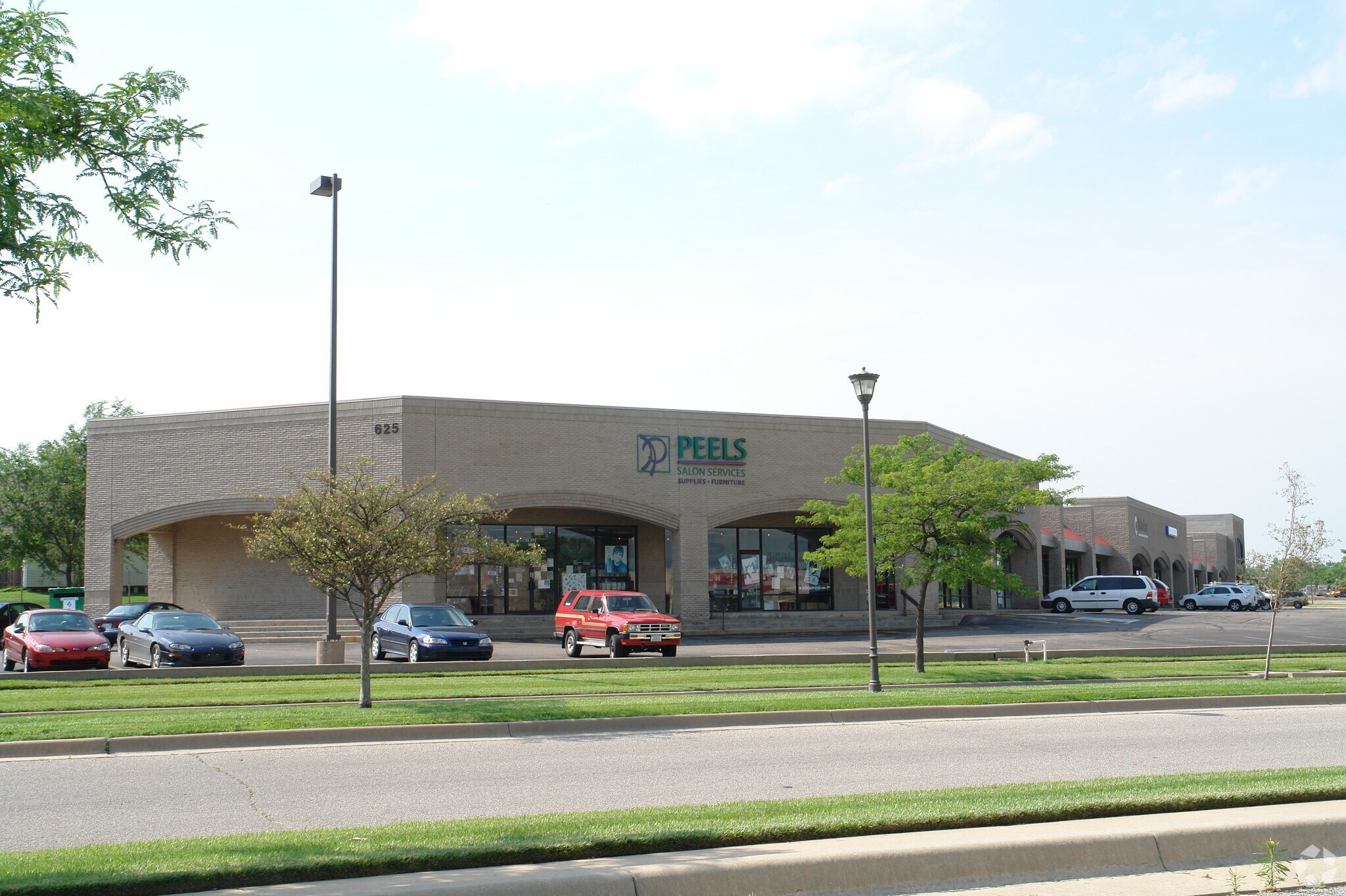Village of Carriage Parkway Center portefeuille de 3 biens à vendre sur LoopNet.fr Photo de l’immeuble– Image 1 sur 13