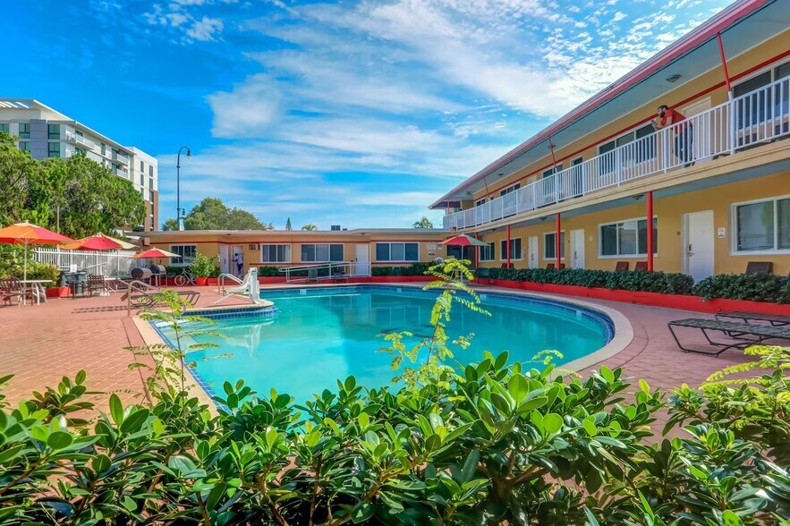 1010 S Federal Hwy, Hollywood, FL à vendre - Photo de l’immeuble – Image 2 sur 16