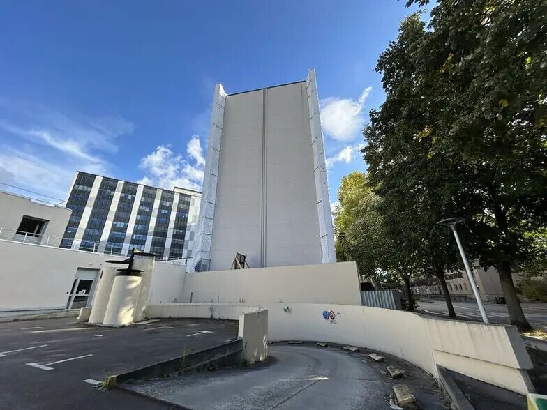 Bureau dans Rouen à louer - Photo de l’immeuble – Image 2 sur 6