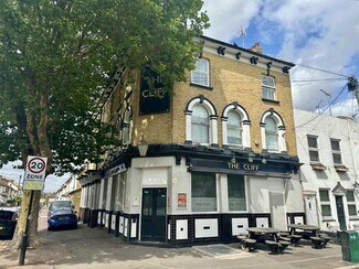 Plus de détails pour 48 Hamlet Rd, Southend-On-Sea - Local commercial à louer