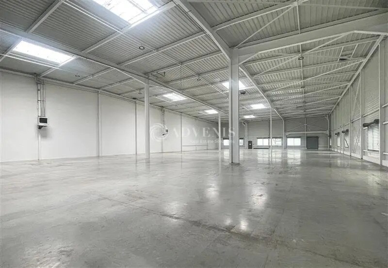 Local d’activités dans Le Blanc-Mesnil à louer - Photo de l’immeuble – Image 2 sur 11