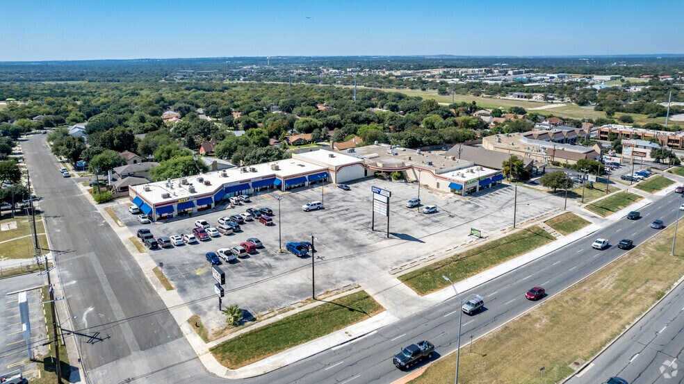 6400-6422 Bandera Rd, Leon Valley, TX à louer - Photo principale – Image 1 sur 1