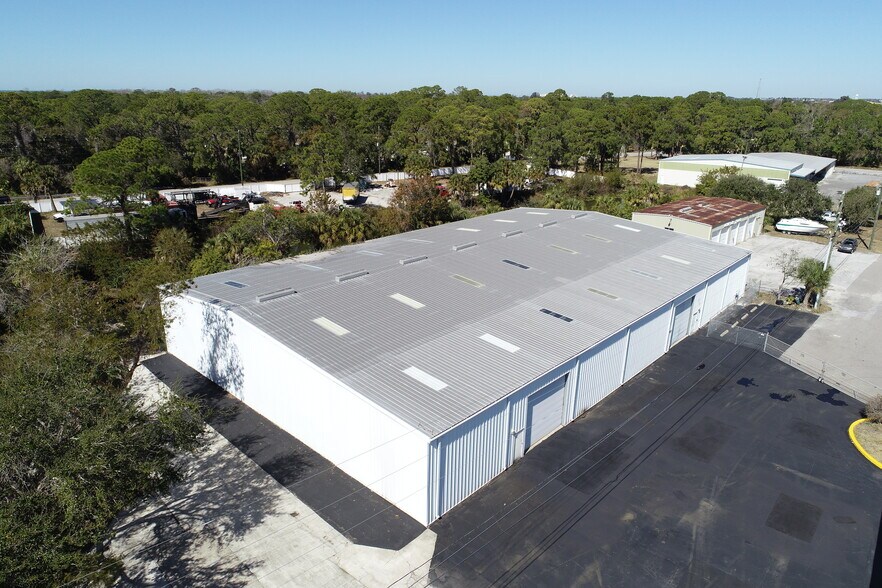 10416 Sparge St, Port Richey, FL à louer - Photo de l’immeuble – Image 2 sur 26
