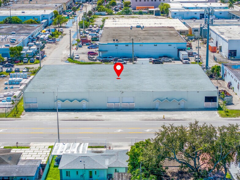 2450-2460 NW 151st St, Miami, FL à louer - Photo de l’immeuble – Image 1 sur 15