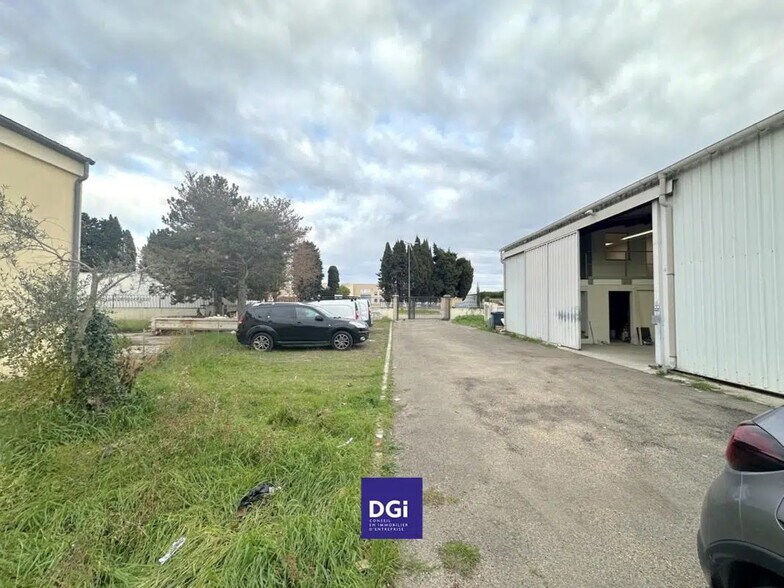 Industriel/Logistique dans Nîmes à vendre - Photo de l’immeuble – Image 3 sur 9