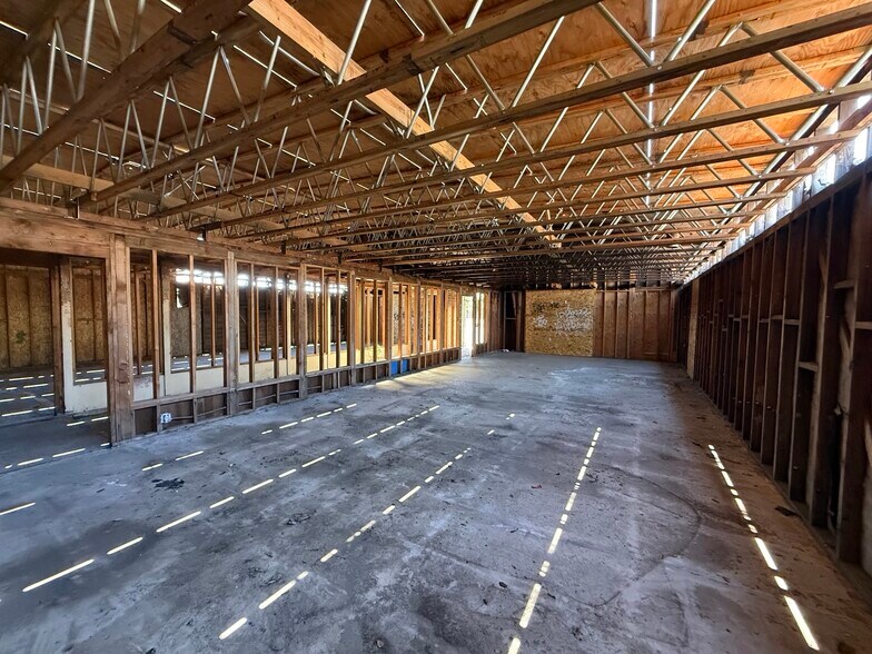 546 W Shields Ave, Fresno, CA à vendre - Photo de l’immeuble – Image 3 sur 8