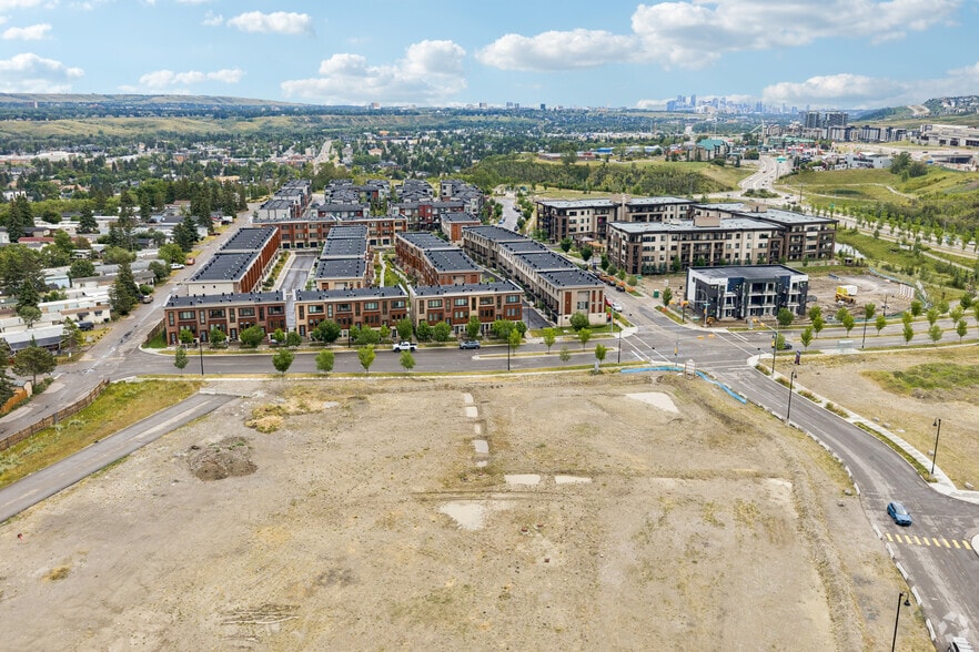 25 Greenbriar Dr NW, Calgary, AB à louer - Photo principale – Image 2 sur 24