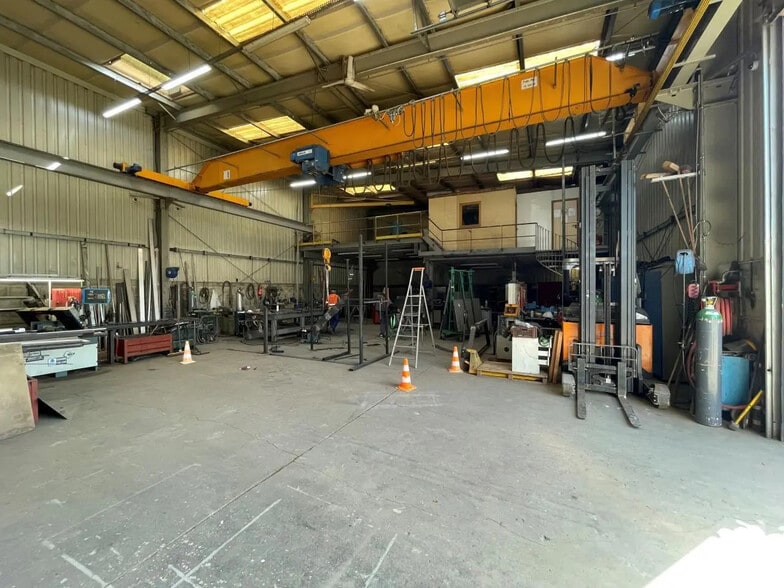 Local d’activités dans Bouafle à louer - Photo intérieure – Image 2 sur 4