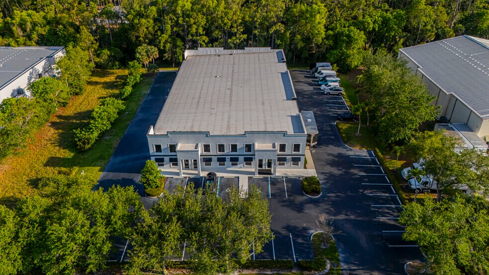 3550 Westview Dr, Naples, FL à vendre - Photo de l’immeuble – Image 2 sur 30