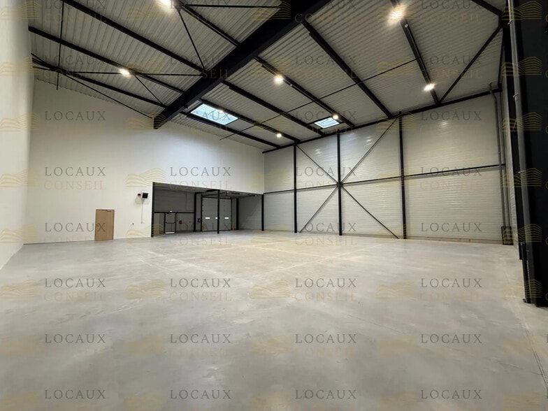 23 Rue Des Beaux Soleils, Osny à louer - Photo de l’immeuble – Image 3 sur 5