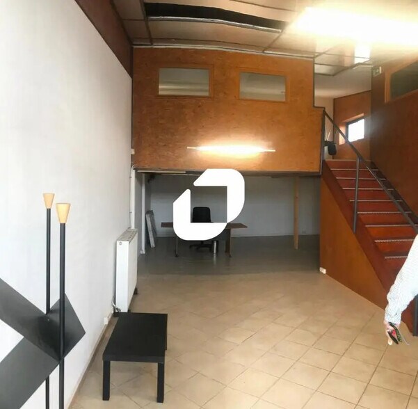 Local d’activités dans Cormontreuil à louer - Photo de l’immeuble – Image 2 sur 4