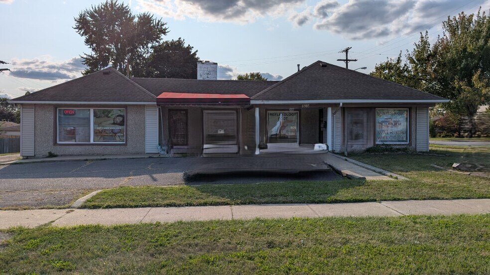 6985 N Merriman Rd, Garden City, MI à vendre - Photo de l’immeuble – Image 1 sur 2