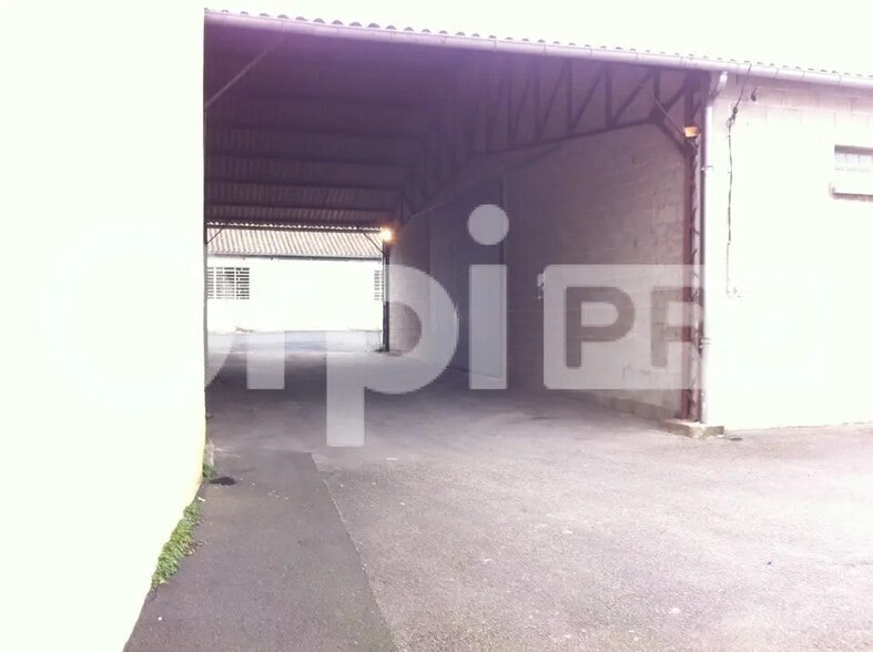 Industriel/Logistique dans Limoges à louer - Photo de l’immeuble – Image 2 sur 4