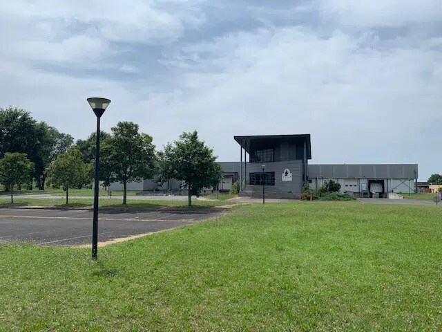 Industriel/Logistique dans Terssac à louer - Photo de l’immeuble – Image 2 sur 12