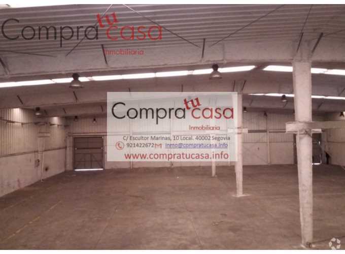 Industriel/Logistique dans Valverde del Majano, Segovia à vendre - Photo de l’immeuble – Image 2 sur 5