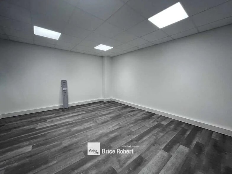 Bureau dans Vaulx-en-Velin à louer - Photo intérieure – Image 3 sur 4