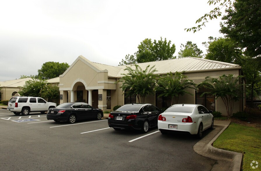 11809 Hinson Rd, Little Rock, AR à louer - Photo de l’immeuble – Image 2 sur 3