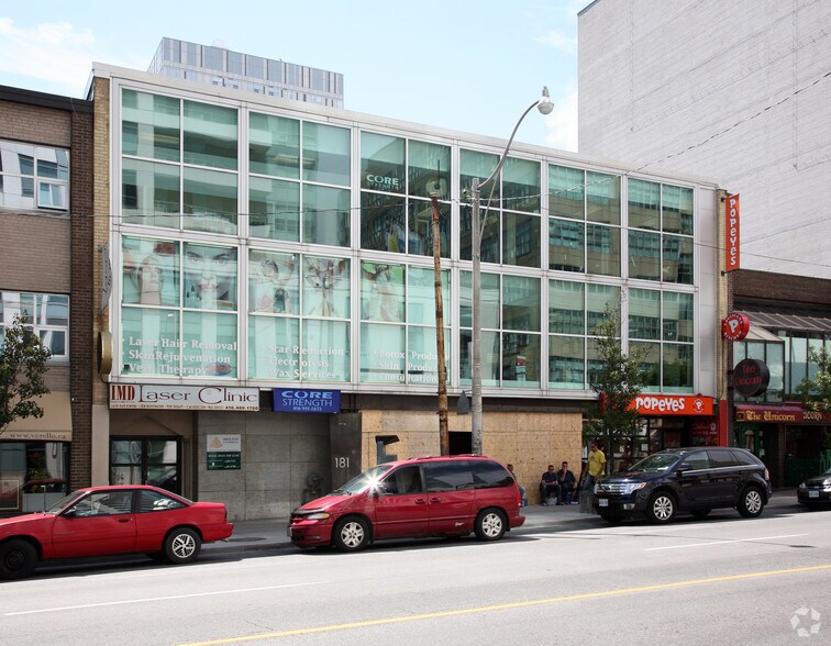 181 Eglinton Ave E, Toronto, ON à louer - Photo de l’immeuble – Image 2 sur 4