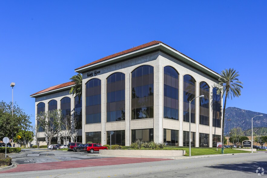 1333 S Mayflower Ave, Monrovia, CA à louer - Photo principale – Image 1 sur 1