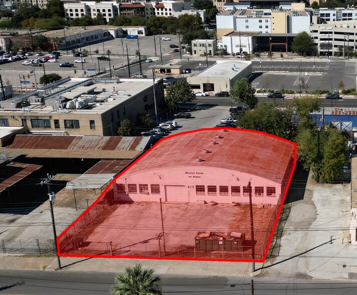 915 N Alamo St, San Antonio, TX à louer - Photo de l’immeuble – Image 1 sur 4