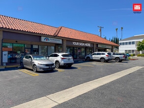 23120-23130 Lyons Ave, Santa Clarita, CA à louer Photo intérieure– Image 1 sur 2