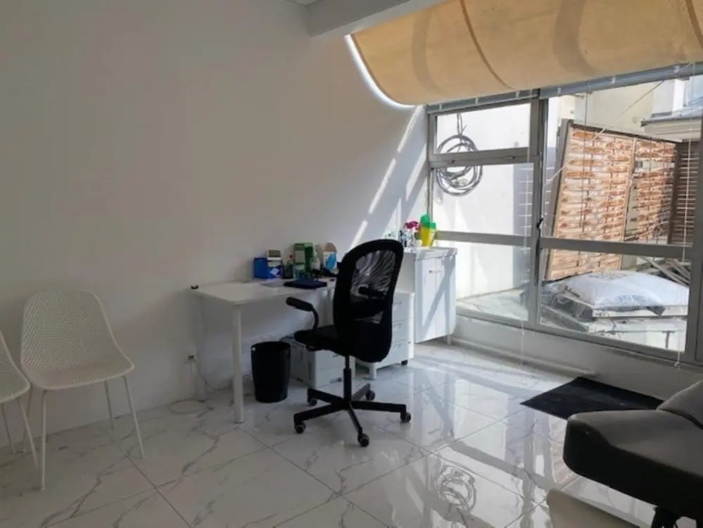 54 Bis Rue Louis Rouquier, Levallois-Perret, HDS 92300 -  -  - Photo intérieure - Image 1 of 3
