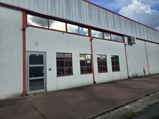 Plus de détails pour Industriel/Logistique à louer