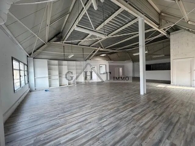 Industriel/Logistique dans Neuilly-sur-Marne à vendre - Photo de l’immeuble – Image 2 sur 6