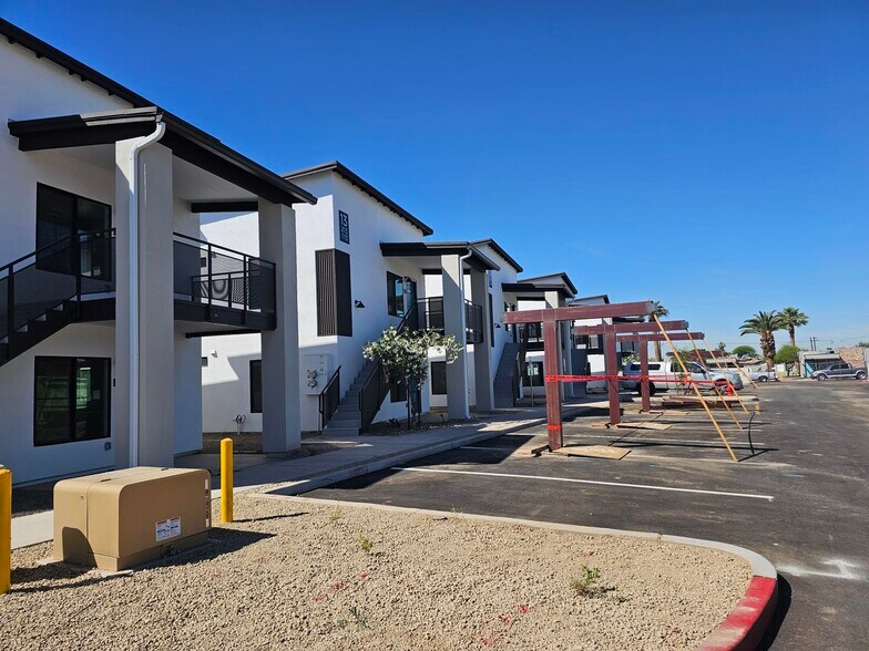 6077 N 60th Ave, Glendale, AZ à vendre - Photo de l’immeuble – Image 1 sur 1
