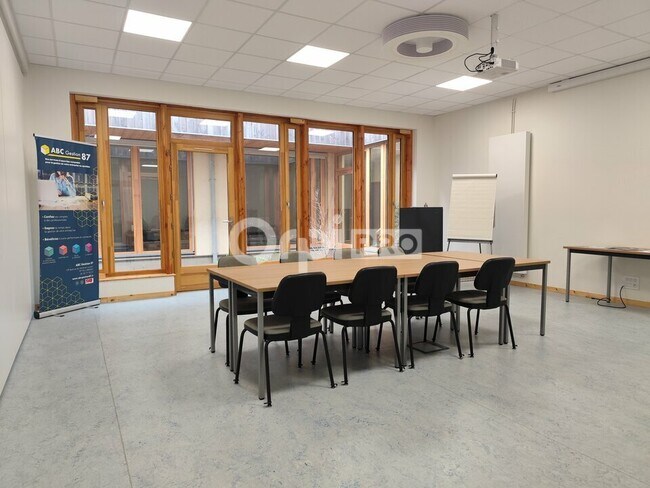 Plus de détails pour Bureau à louer