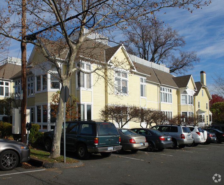 130 Mason St, Greenwich, CT à louer - Photo principale – Image 1 sur 7