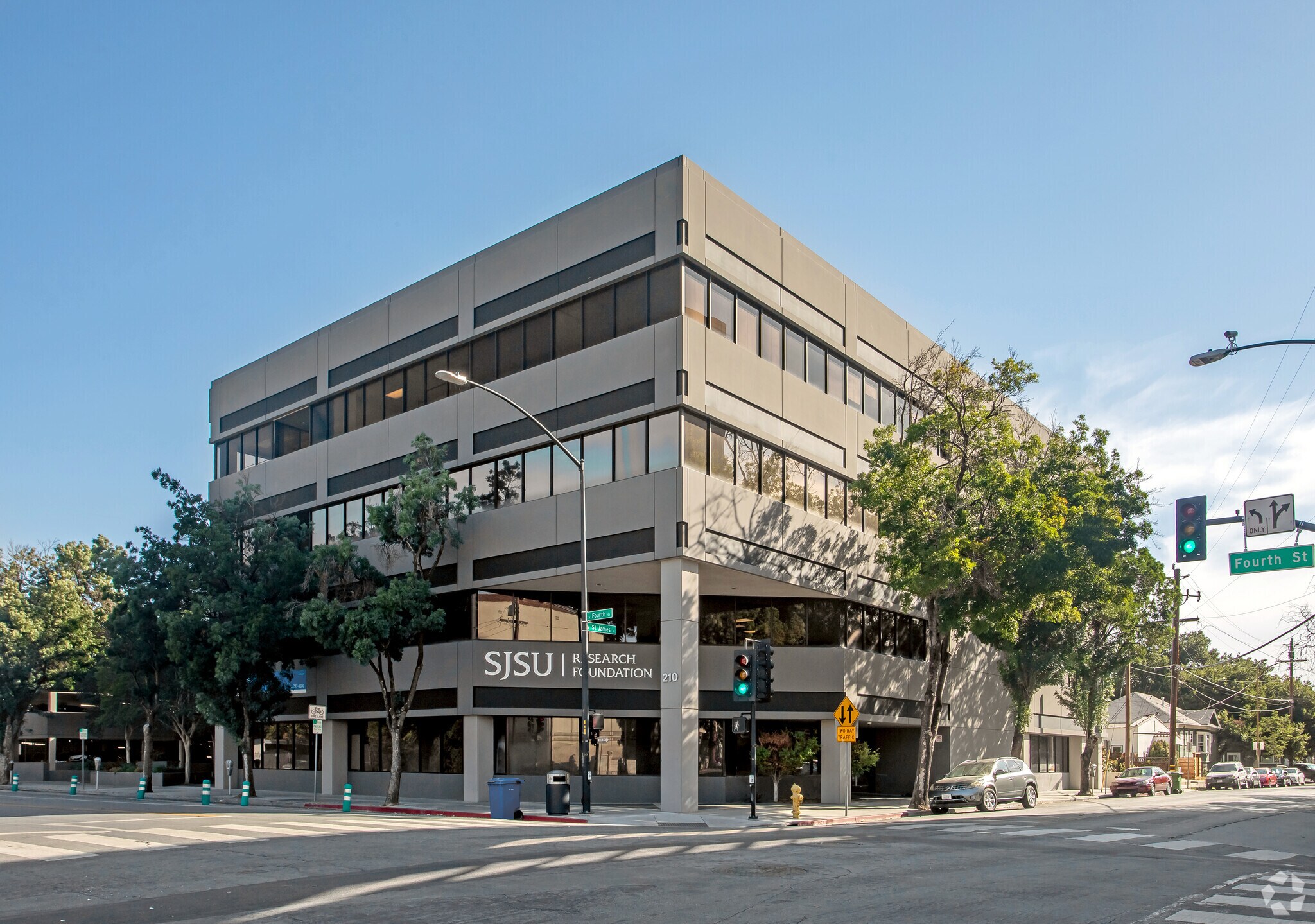 210 N 4th St, San Jose, CA à louer Photo de l’immeuble– Image 1 sur 19