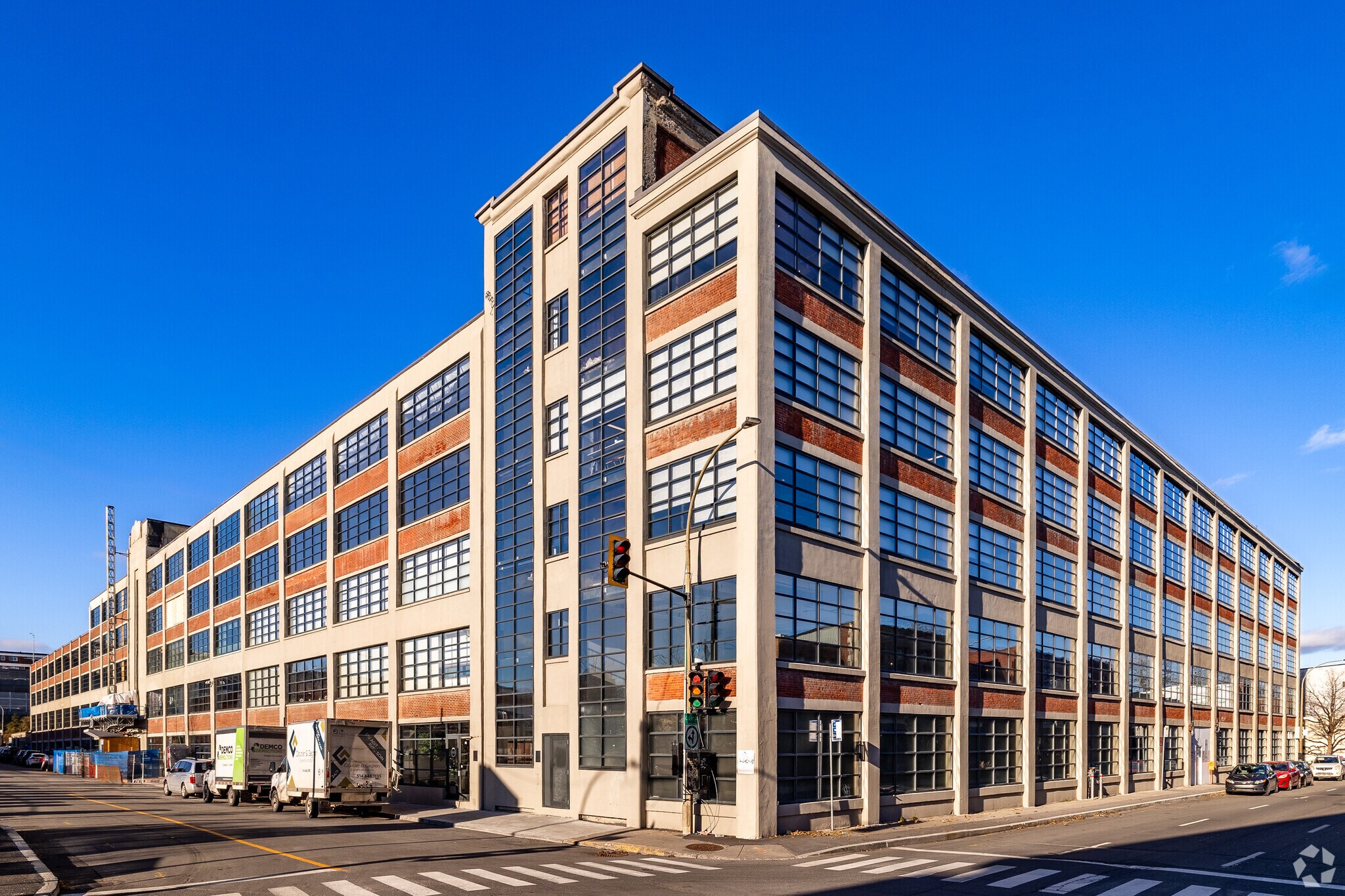 901-1001 Rue Lenoir, Montréal, QC à louer Photo de l’immeuble– Image 1 sur 4