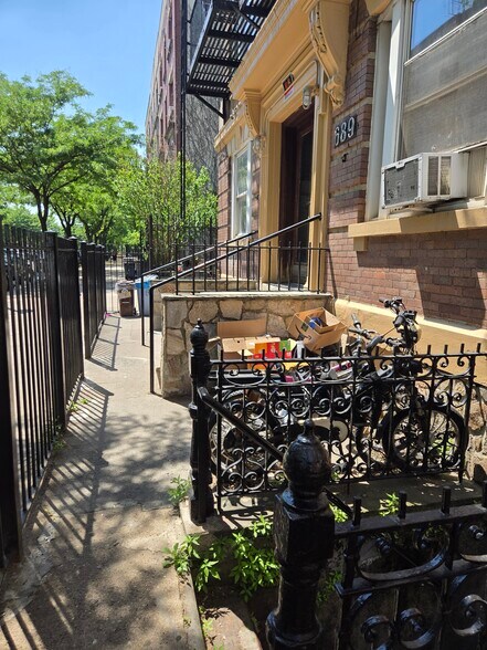 689-693 Beck St, Bronx, NY à vendre - Photo de l’immeuble – Image 3 sur 21