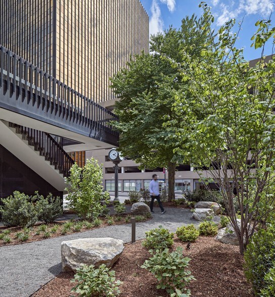 777 Main St, Hartford, CT à louer - Photo de l’immeuble – Image 3 sur 47
