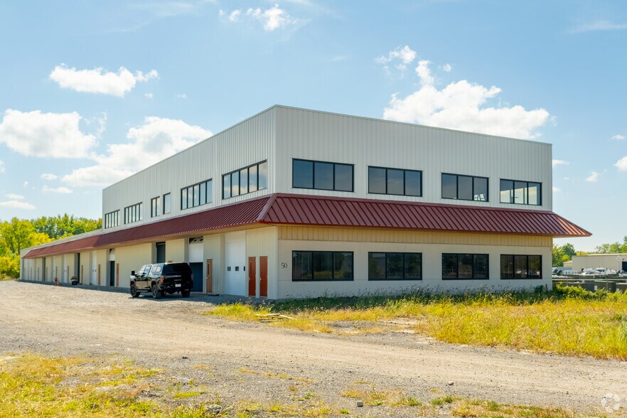 50 Airpark Dr, Rochester, NY à louer - Photo de l’immeuble – Image 2 sur 7
