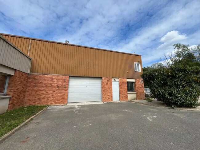 Plus de détails pour Bureau, Local d'activités à louer