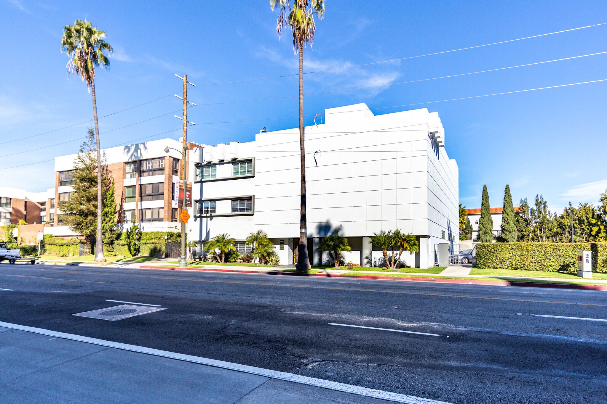 4451-4465 Wilshire Blvd, Los Angeles, CA à louer Photo de l’immeuble– Image 1 sur 11