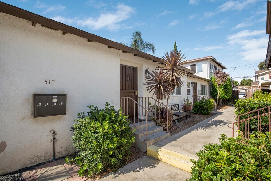 817 Mira Mar Ave, Long Beach, CA à vendre - Photo de l’immeuble – Image 3 sur 18
