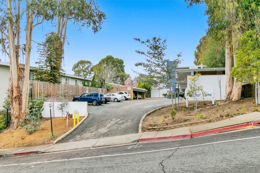 944 Fletcher Ln, Hayward, CA à vendre - Photo de l’immeuble – Image 2 sur 31