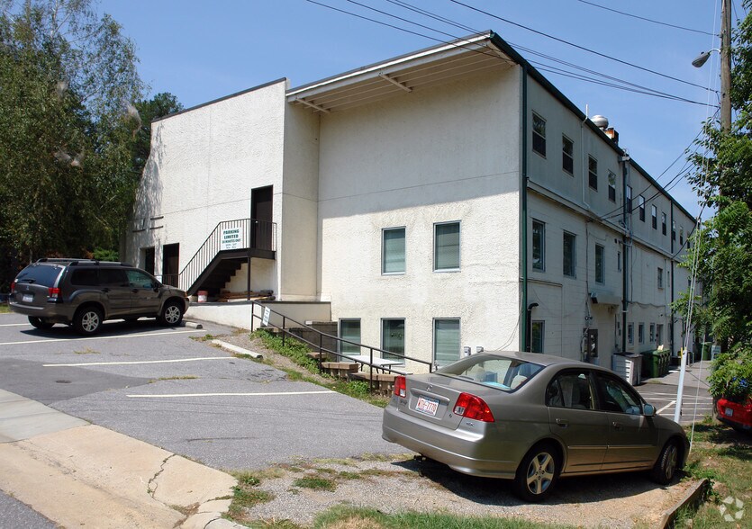 830 Hendersonville Rd, Asheville, NC à louer - Photo de l’immeuble – Image 2 sur 18