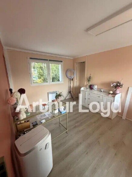 Bureau dans Caen à louer - Photo de l’immeuble – Image 3 sur 4